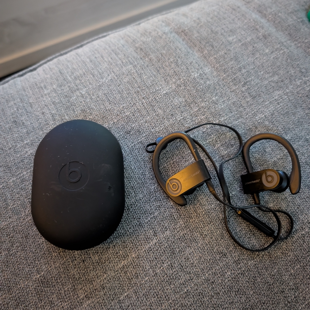 Beats by Dre Black Wireless Earbuds